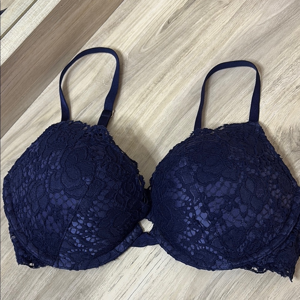 Victoria's Secret lace blue Very Sexy push-up bra 32D excellent condition